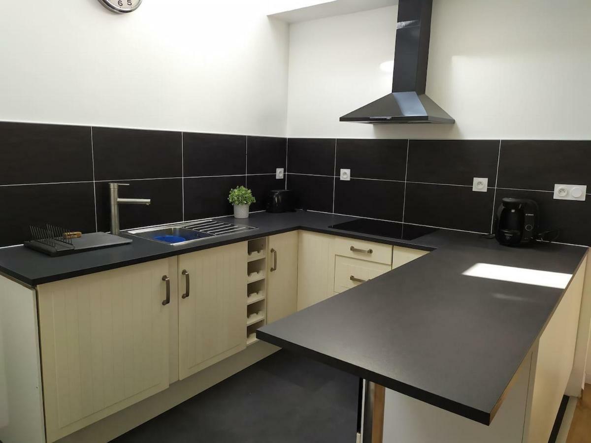 Duplex Plein Centre Ville 10B Malestroit المظهر الخارجي الصورة